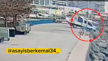 Direksiyon hakimiyetin kaybeden zabıta aracı denize u&ccedil;tu!