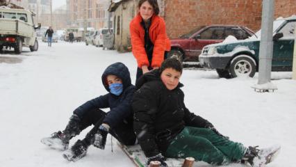 Eğitime kar engeli! Bir ilde okullar tatil edildi
