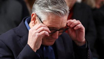 Epstein skandalı İngiltere'yi sarstı: Başbakan Starmer istifa edecek mi?