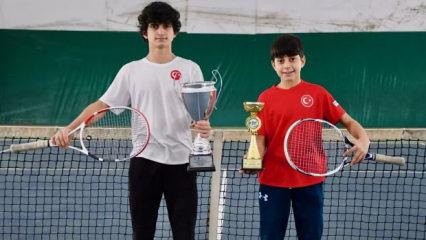 Kocaeli'de tenis&ccedil;i kardeşler Gazze'ye 102 bin lira bağışladı