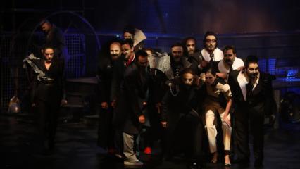 Konya Şehir Tiyatrosu 'Yılın Oyunu &Ouml;d&uuml;l&uuml;'ne layık g&ouml;r&uuml;ld&uuml;