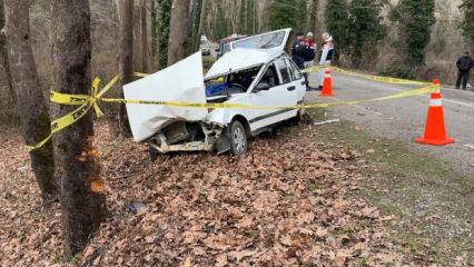 Otomobil ağaca &ccedil;arptı: 1 &ouml;l&uuml;, 2 yaralı