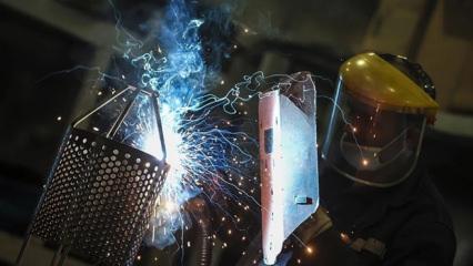 Sanayi &uuml;retimi 2025 yılında daraldı