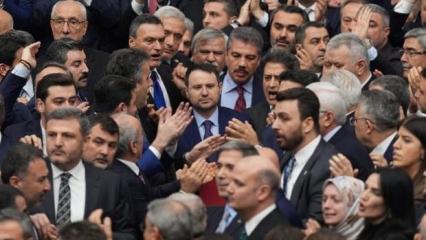 Son dakika: TBMM'deki 'CHP' skandalı sonrası peş peşe tepkiler!