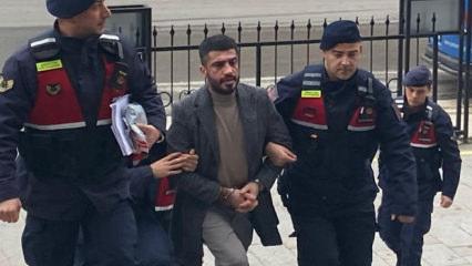 Tartıştığı arkadaşını 7 bı&ccedil;ak darbesiyle &ouml;ld&uuml;rd&uuml;!