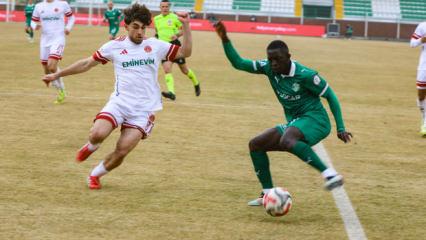 TFF 1. Lig'de &uuml;st sıralara g&ouml;z&uuml;n&uuml; diken kul&uuml;p evinde ağır yaralı