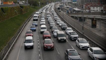 Yağmur ve mesai bitimi... İstanbul'da trafiği durma noktasına geldi