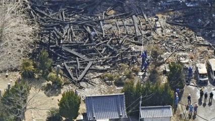 Japonya'da tapınakta yangın! 2'si &ccedil;ocuk 5 kişi hayatını kaybetti