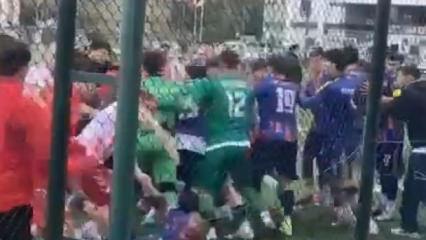 Amat&ouml;r ma&ccedil; ringe d&ouml;nd&uuml;! Ayaklar değil yumruklar konuştu