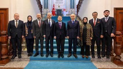 Bakan G&uuml;rlek, İstanbul 2 No'lu Barosu Başkanı Şamlı'yı kabul etti