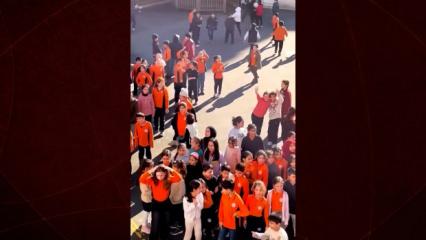 Bakan Tekin paylaştı, beğeni yağdı: Okul bah&ccedil;esinde "ey sevgili" coşkusu