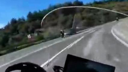 Bilecik'te otomobile &ccedil;arpan motosiklet s&uuml;r&uuml;c&uuml;s&uuml; &ouml;ld&uuml;