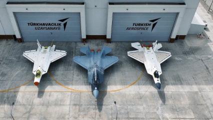  Bir asırlık hayaldi ger&ccedil;ek oldu! Bağımsızlığın sesi g&ouml;klerde yankılandı...