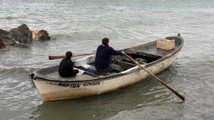 Bursa'da balık&ccedil;ının ağına takılanı duyan kıyıya akın etti