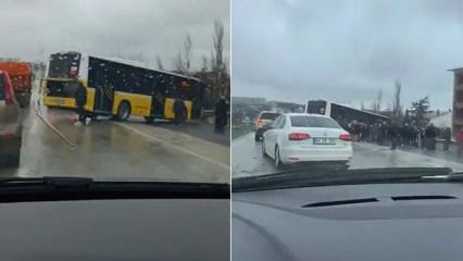 B&uuml;y&uuml;k&ccedil;ekmece'de İETT otob&uuml;s&uuml; yoldan &ccedil;ıkarak bariyerlere &ccedil;arptı