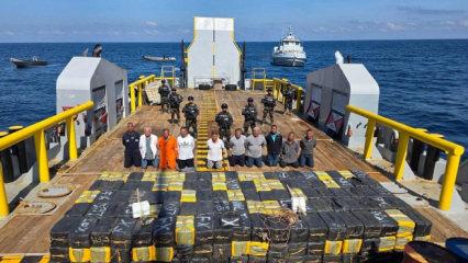 El Salvador'dan Pasifik'te operasyon! 6 tondan fazla kokainin ele ge&ccedil;irdi