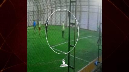 Halı sahada Matematik &ouml;ğretmeni hayatını kaybetti