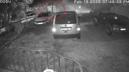 Hatay&rsquo;da s&uuml;r&uuml;c&uuml;s&uuml;n&uuml;n kontrol&uuml;n&uuml; kaybettiği kamyon u&ccedil;urumdan yuvarlandı