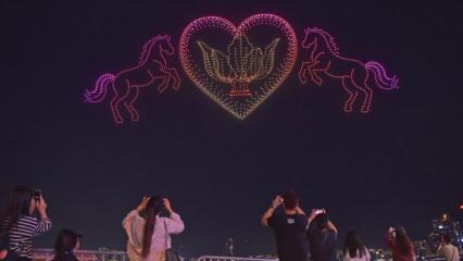 Havai fişekler tarihe karışıyor! &Ccedil;in bu g&ouml;steri i&ccedil;in tam iki bin tane kullandı!