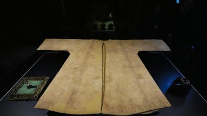 Hırka-i Şerif İstanbul'da ziyarete a&ccedil;ıldı