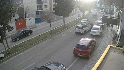 Mardin'de otomobilin yayaya &ccedil;arptığı anlar kamerada