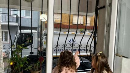 &Ccedil;&ouml;p kamyonu şof&ouml;r&uuml; ile 3 yaşındaki Ayşe'nin dostluk hik&acirc;yesi dikkat &ccedil;ekti