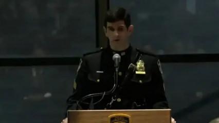 New York Polis Departmanında Ramazan'ın ilk g&uuml;n&uuml;nde Kur'an-ı Kerim s&uuml;rprizi