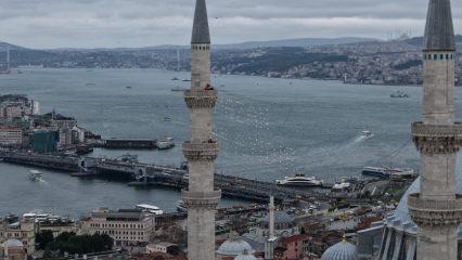 Osmanlı&rsquo;dan g&uuml;n&uuml;m&uuml;ze mahya geleneği İstanbul semalarında