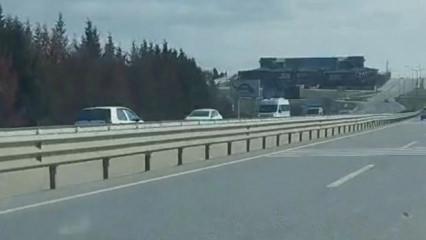 Otoyolda &ouml;l&uuml;m&uuml;ne yolculuk: 87 yaşındaki s&uuml;r&uuml;c&uuml; trafiği birbirine kattı