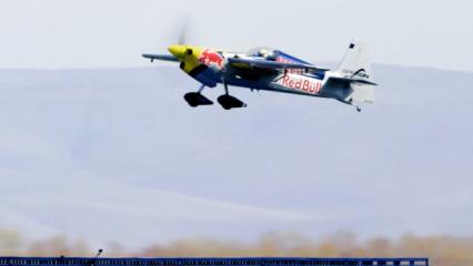 Red Bull sporcusu Dario Costa havacılık tarihinde bir ilke imza attı