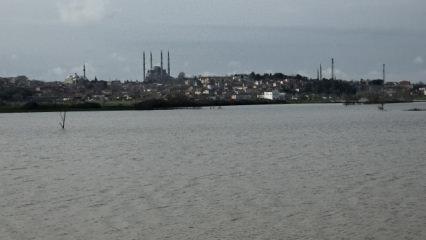 Selimiye Camii, g&ouml;le d&ouml;nen tarlalardan İstanbul&rsquo;daki Sultanahmet&rsquo;i andırdı