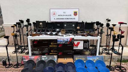 Tarih Yağmacılarına Jandarma Freni: Adeta K&uuml;&ccedil;&uuml;k Bir M&uuml;ze Ele Ge&ccedil;irildi!