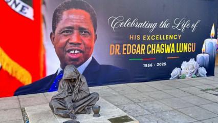 &Uuml;lkenin eski lideri 8 aydır defnedilmedi: Afrika &uuml;lkesinde halk isyan etti!