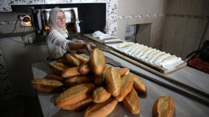 Yaylanın dumanı t&uuml;ten tek fırınında ekmekler kadın ustadan