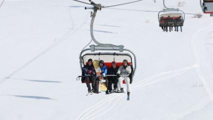 Yıldız Dağı&rsquo;nda hafta sonu yoğunluğu: Pistler kayakseverlerle doldu