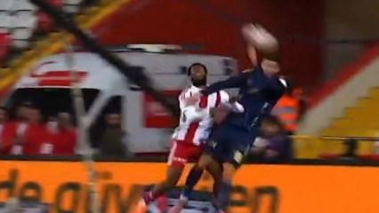 Antalya'da g&ouml;zler hakeme d&ouml;nd&uuml;! Fenerbah&ccedil;e penaltı bekledi