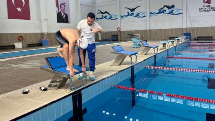 13 yaşındaki para y&uuml;z&uuml;c&uuml; Kayra 5 branşta altın madalya kazandı