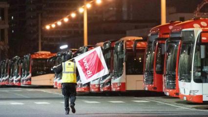 Almanya'da toplu ulaşım fel&ccedil; oldu