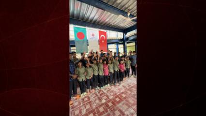 Arakanlı &ccedil;ocuklar Kabe'de Hacılar ilahisini hep bir ağızdan seslendirdi.