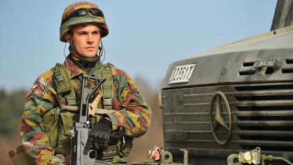 Avrupa'da asker krizi: Yedek askerlik i&ccedil;in yaş sınırını 16 yaş y&uuml;kselttiler