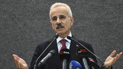 Bakan Uraloğlu, detayları a&ccedil;ıkladı! Sosyal medyaya 15 yaş sınırı geliyor