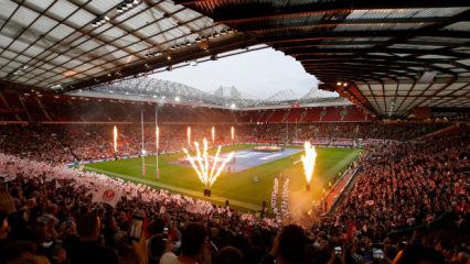 Efsane stadyumda Ramazan! İngiliz devinin stadında ezan sesi y&uuml;kseldi, oru&ccedil;lar a&ccedil;ıldı