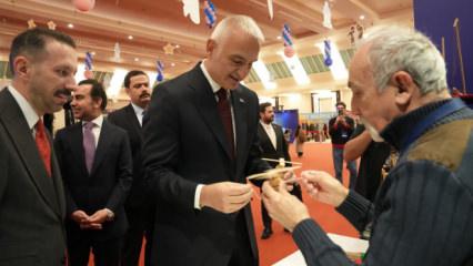 K&uuml;lliye'de Ramazan'a yoğun ilgi: Bakan Ersoy at&ouml;lyeleri inceledi