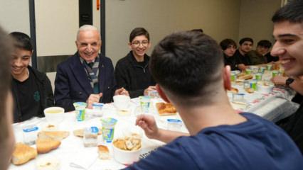 Ramazan coşkusu &Uuml;mraniye&rsquo;nin d&ouml;rt bir yanında yaşanıyor