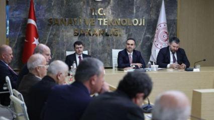 Bakan Kacır, iftarda OSB başkanlarıyla bir araya geldi