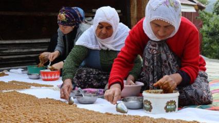 T&uuml;rkiye'de sadece bir il&ccedil;ede yapılıyor! İşte o ilgin&ccedil; ve zahmetli tatlı 