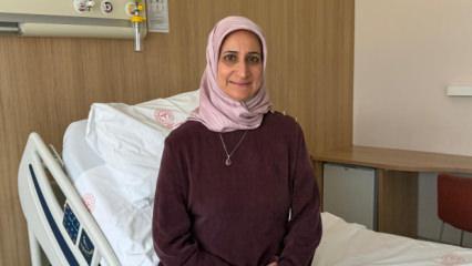 Karnındaki 30 santimetrelik dev t&uuml;m&ouml;rden 5 saatlik operasyonla kurtuldu