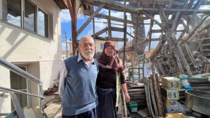 Yol &ccedil;alışması kabusa d&ouml;nd&uuml;: Belediye ekipleri, yaşlı &ccedil;iftin evini başlarına yıktı