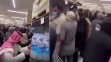 10 g&uuml;nl&uuml;k yiyecek kaldı! Halk markete akın etti: Rafları boşalttılar