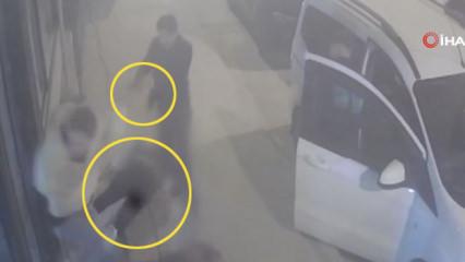 Kafedeki dehşet anları kamerada: Ayırmaya &ccedil;alıştığı kavgada can verdi